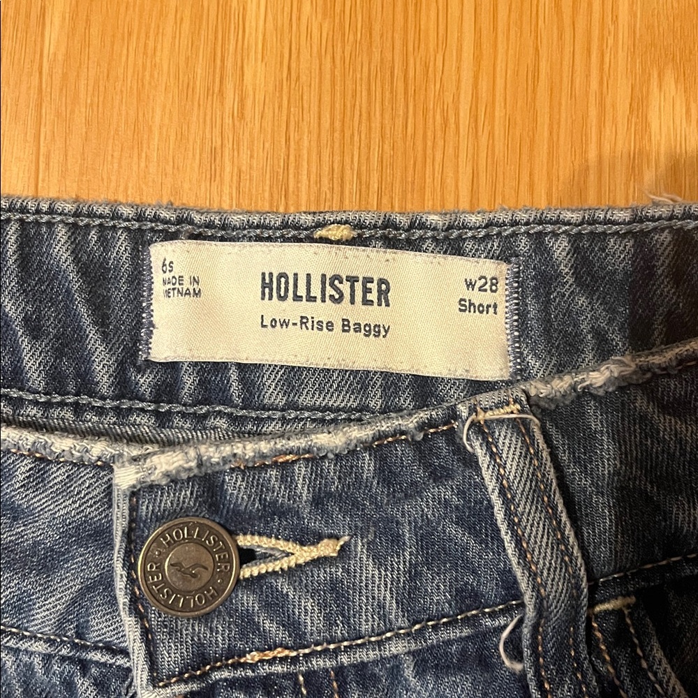 Hollister Distressed Low-Rise Baggy Jeans, size 6s w28 short - Picture 3 of 7